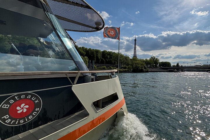 Paris Seine River Sightseeing Cruise with Commentary by Bateaux Parisiens