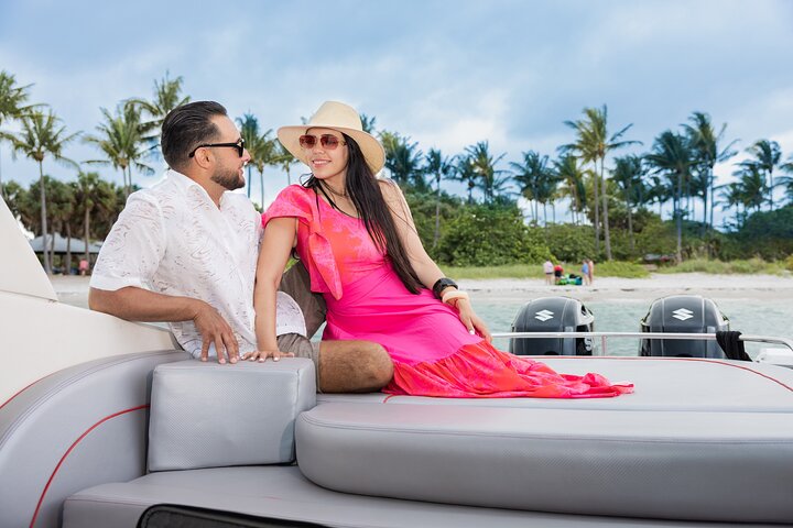 West Palm Beach Private Boat Cruise and Tour with a Captain