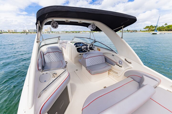 West Palm Beach Private Boat Cruise and Tour with a Captain
