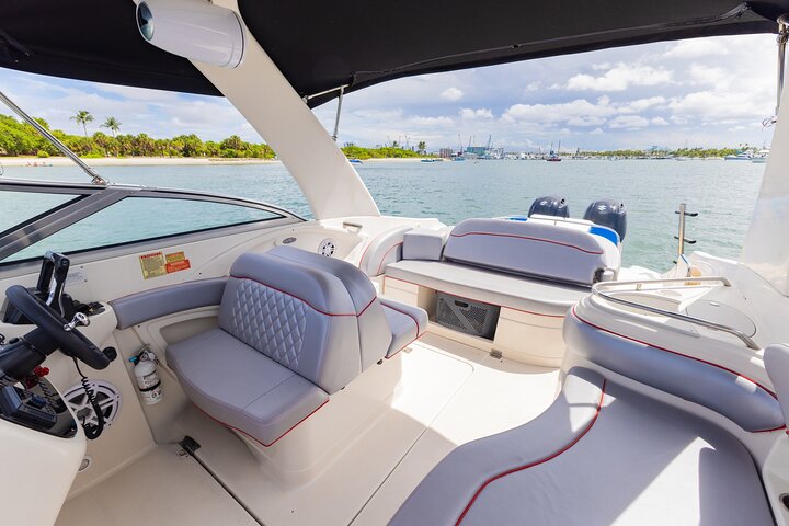 West Palm Beach Private Boat Cruise and Tour with a Captain