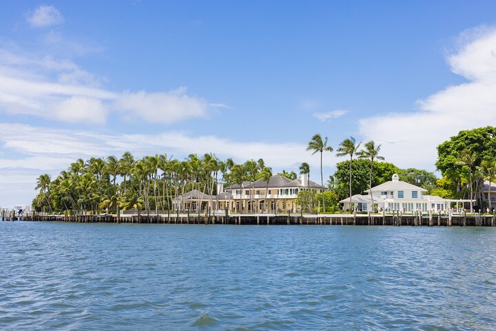 West Palm Beach Private Boat Cruise and Tour with a Captain