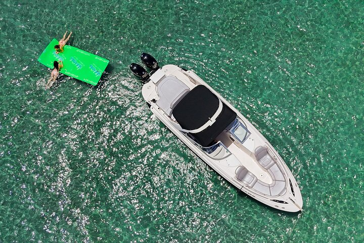 West Palm Beach Private Boat Cruise and Tour with a Captain