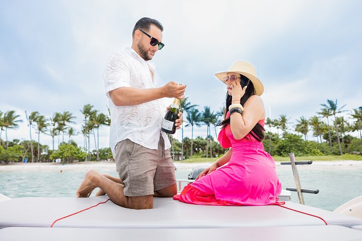 West Palm Beach Private Boat Cruise and Tour with a Captain