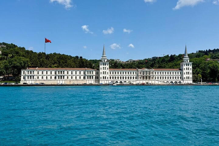Enjoy Istanbul’s Bosphorus:2-Hour Daytime, Sunset & Night Cruises