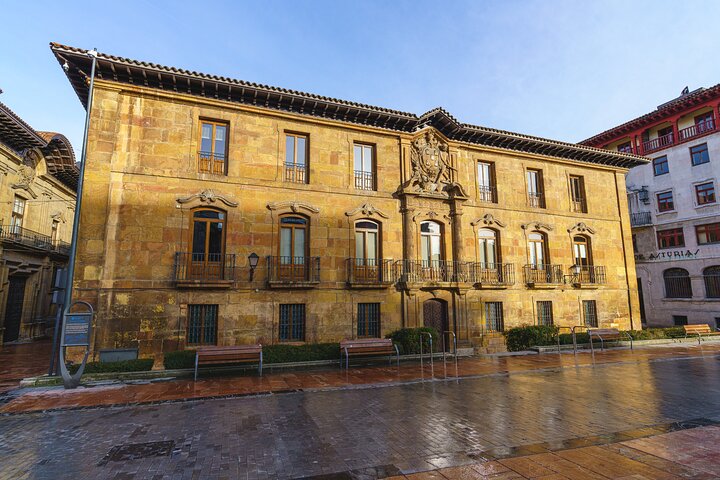 Private Tour Historic Center of Oviedo