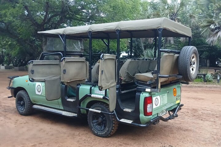 Hluhluwe-iMfolozi Park - Exclusive Full Day Safari