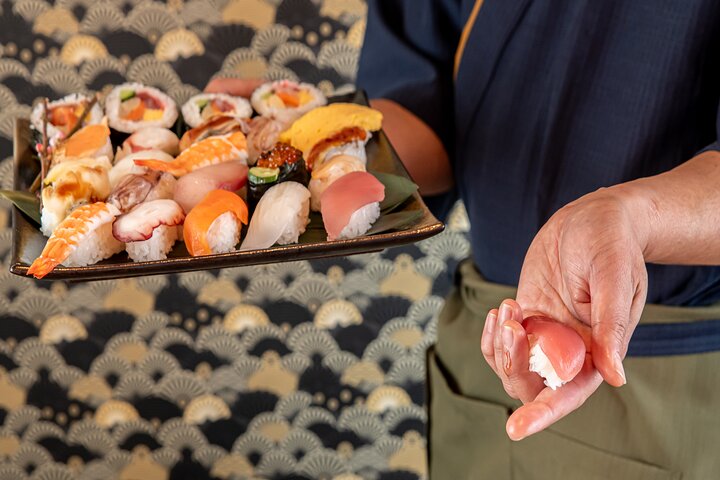 Osaka Sumo Experience: Live Show, Try Sumo & Hot Pot Meal