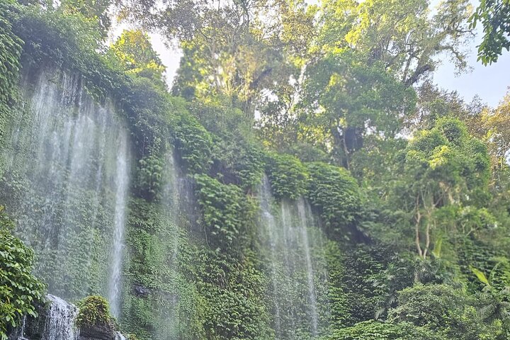 Benang Kelambu & Stokel Waterfalls and Handweaving Village Tour