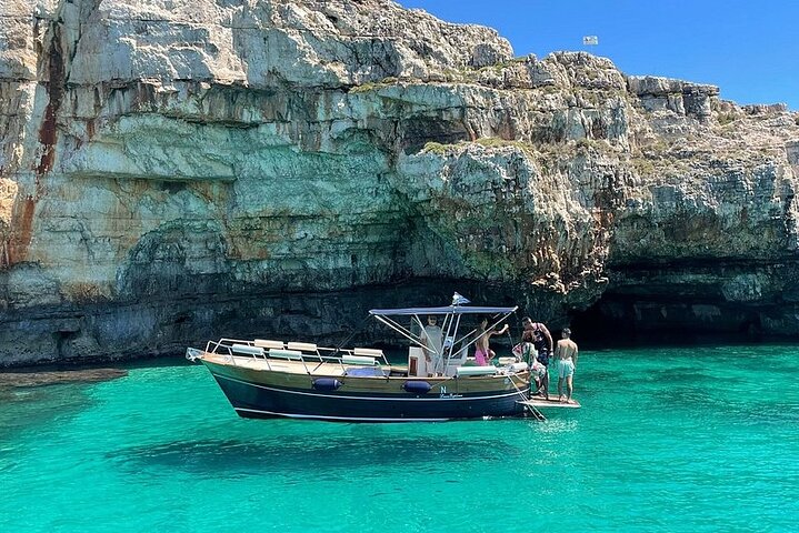 3 Hour Group Tour by Boat to the Caves of Santa Maria di Leuca