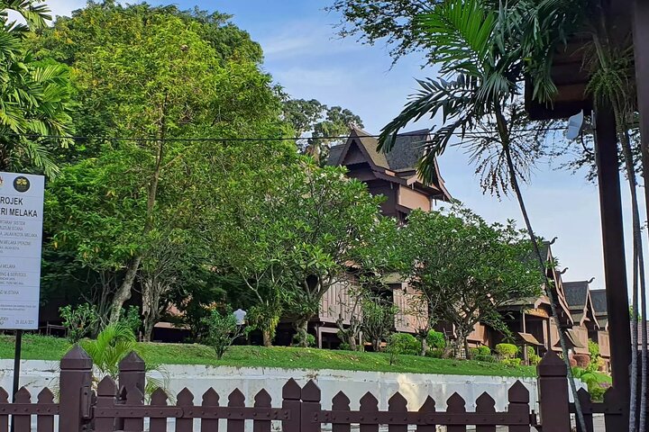 Essential Melaka: Self-Guided Tour of it's UNESCO Heritage Centre