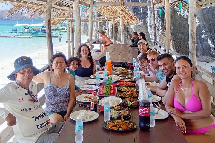 Coron Ultimate Tour: 7 Destinations with Lunch and Transfer