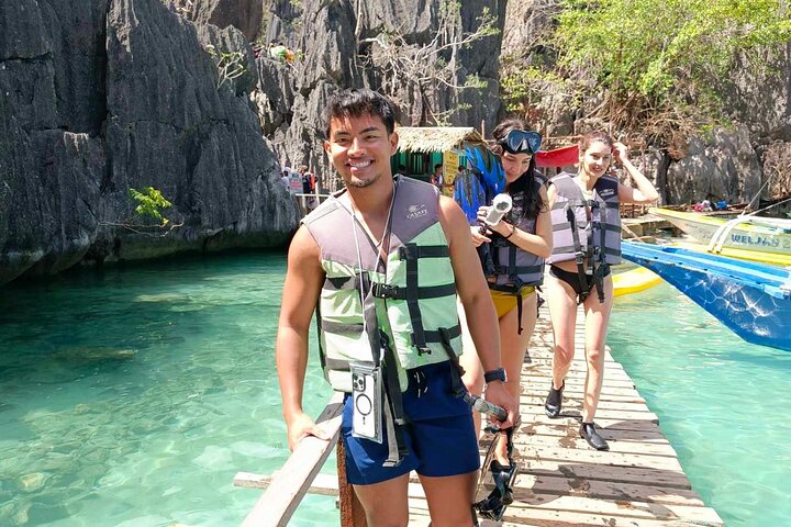 Coron Ultimate Tour: 7 Destinations with Lunch and Transfer