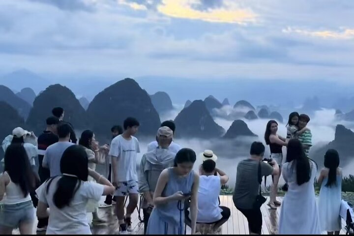 1-Day tour of Guilin-LiRiver cruise-Yangshuo Xianggong hill