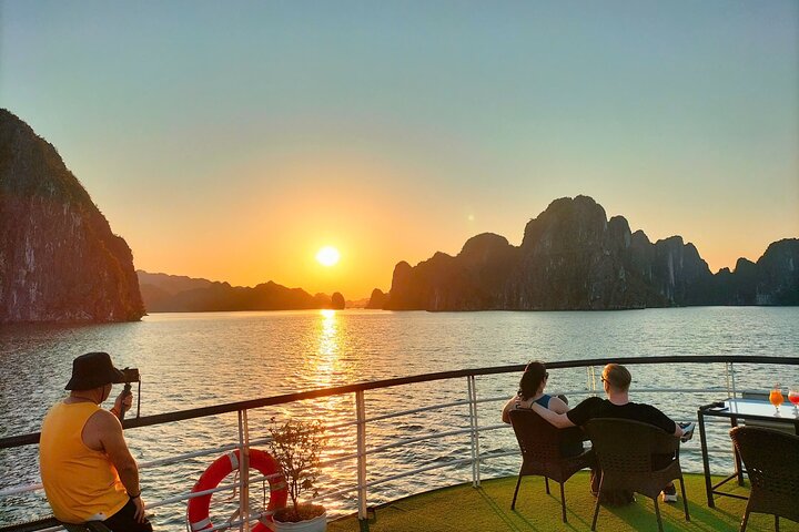 Ha Long Bay Day Cruise Kayaking, Cave, Island, Swimming, Lunch