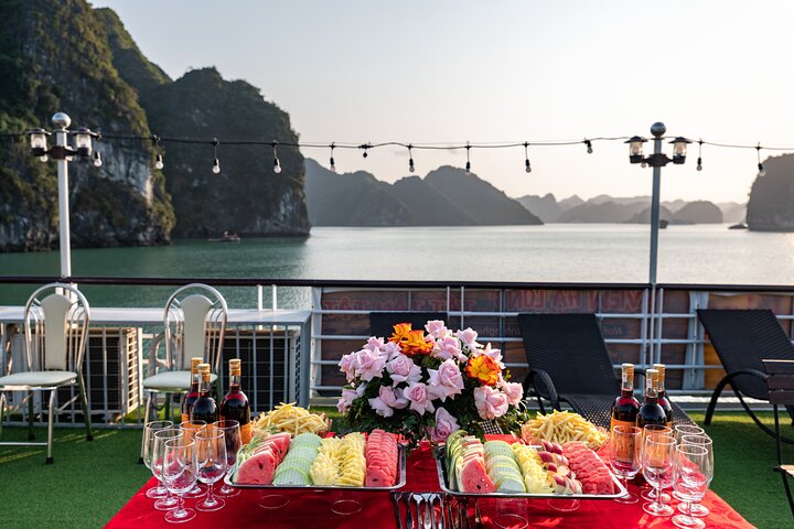 Ha Long Bay Day Cruise Kayaking, Cave, Island, Swimming, Lunch