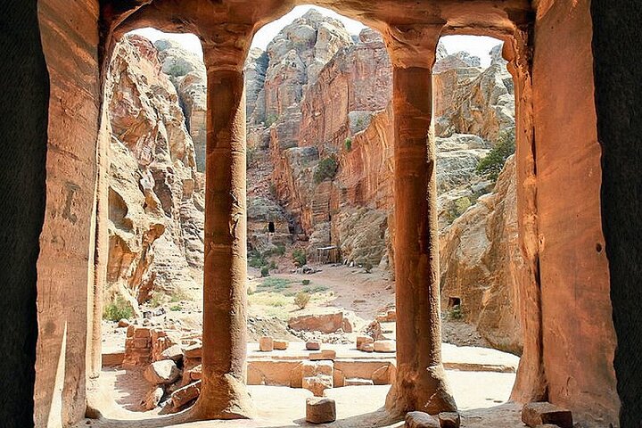 3-Hour Private Petra Tour: Siq, Treasury & Qasr Al-Bint