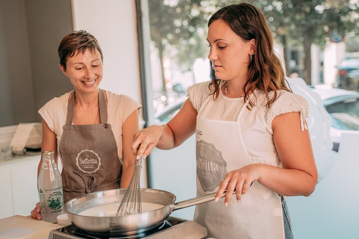 Bologna: Fresh Pasta, Ragu, Lasagna and Gelato Cooking Class