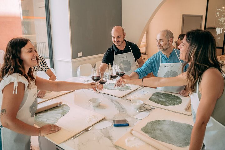 Bologna: Fresh Pasta, Ragu, Lasagna and Gelato Cooking Class
