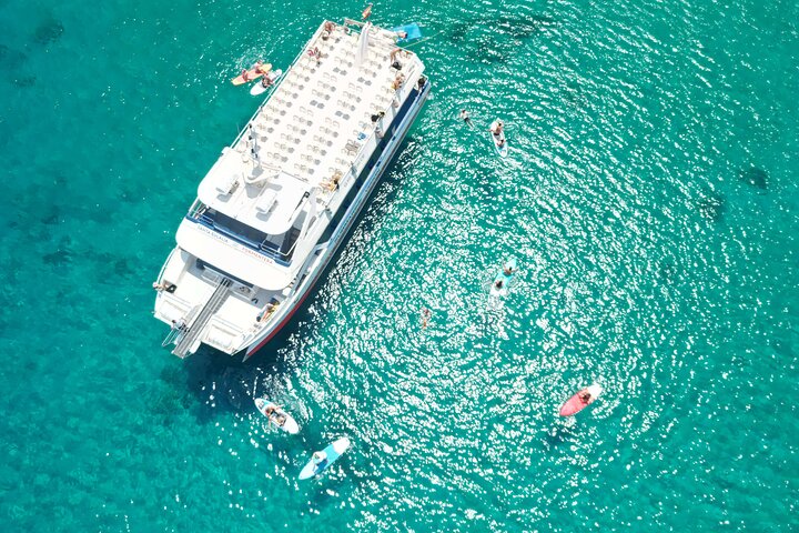 Formentera Boat Tour Experience with Snorkeling and Lunch