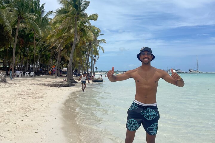 Santo Domingo Top: 3 Eyes, Light House, Boca Chica Beach & Lunch