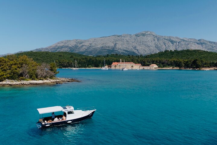 Fish & Fun – Swim, Grill & Chill Korčula Boat Tour