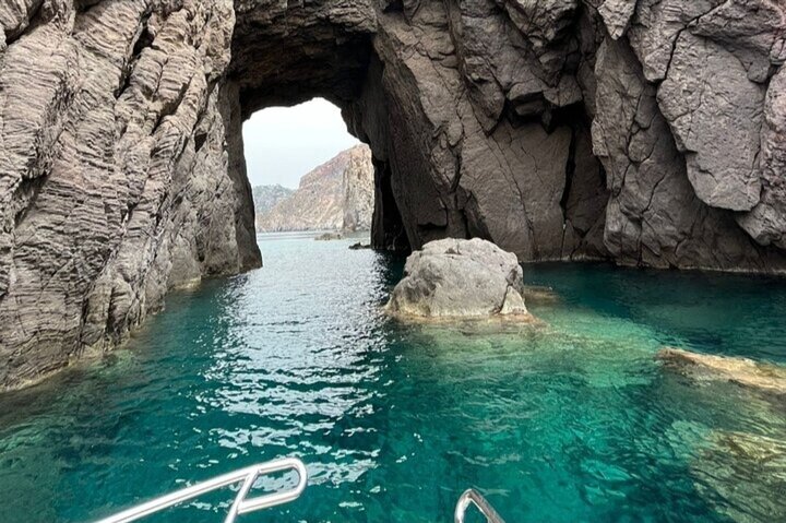 Lipari Private Boat Tour from Lipari, Salina Optional 4/8h