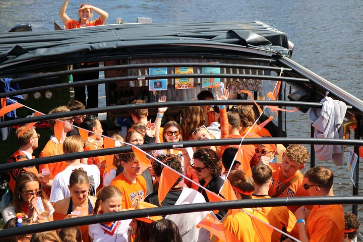Groningen: 2 Hour Party Booze Cruise with Unlimited Drinks