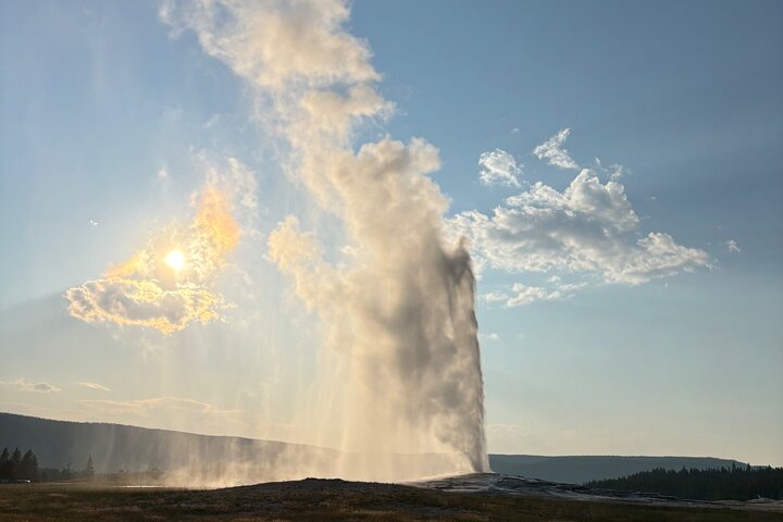 Yellowstone Park Private Day Trip from Big Sky