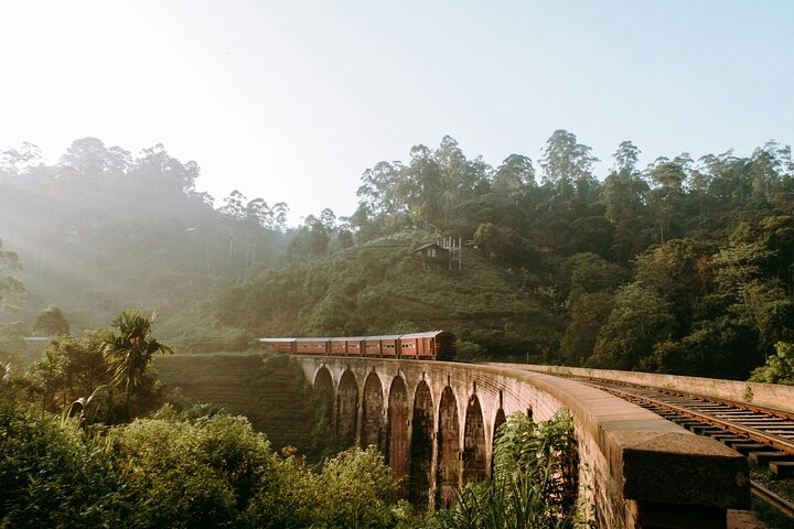 From Kandy: Second/Third Class Scenic Train Ticket to Ella