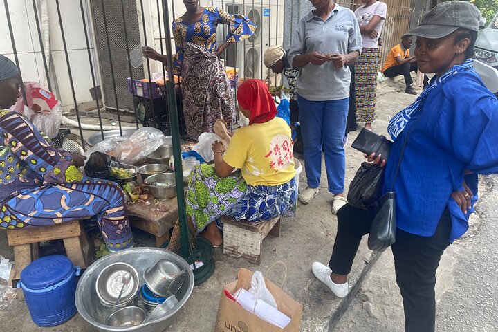 Abidjan Walking Tour (French and English)