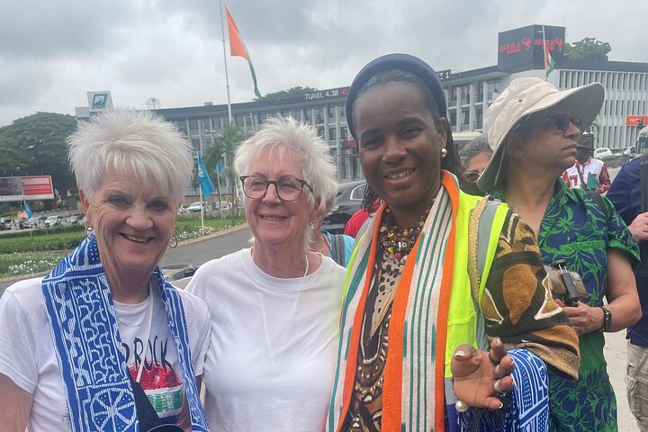 Abidjan Walking Tour (French and English)