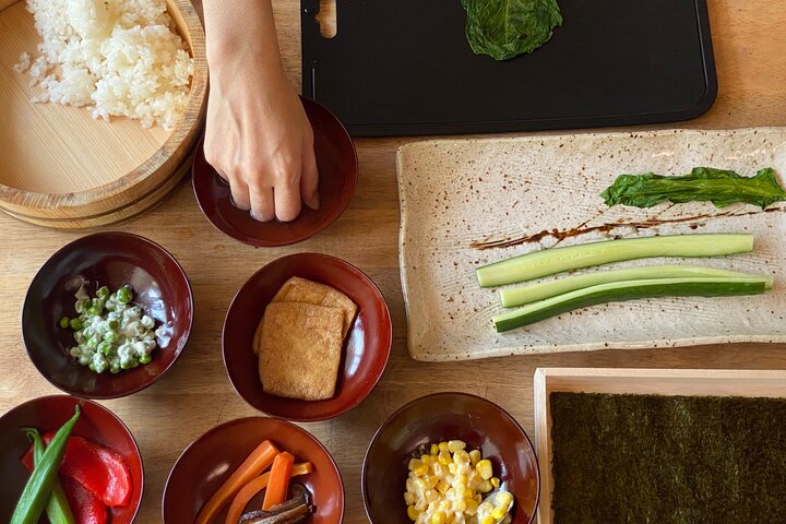 Vegan Sushi Class in Tokyo–6 Kinds, Cultural Story & Full Meal
