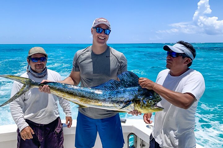 Private Deep Sea Fishing Tour in Isla Mujeres and Cancun