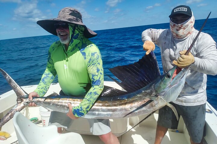 Private Deep Sea Fishing Tour in Isla Mujeres and Cancun