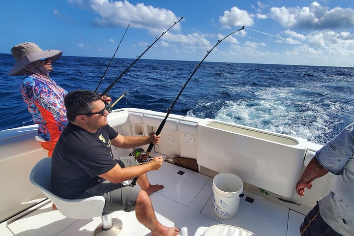 Private Deep Sea Fishing Tour in Isla Mujeres and Cancun