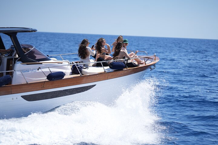 Experience the Magic of the Coast from the sea: Maiori & Amalfi in Positano
