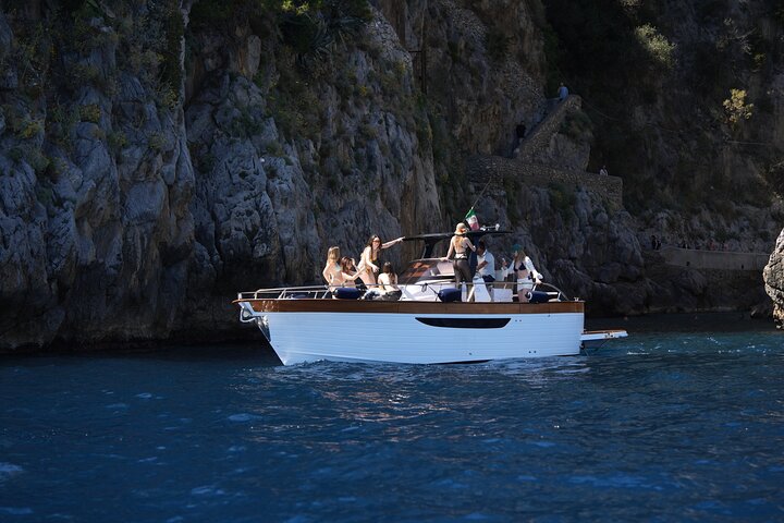 Experience the Magic of the Coast from the sea: Maiori & Amalfi in Positano