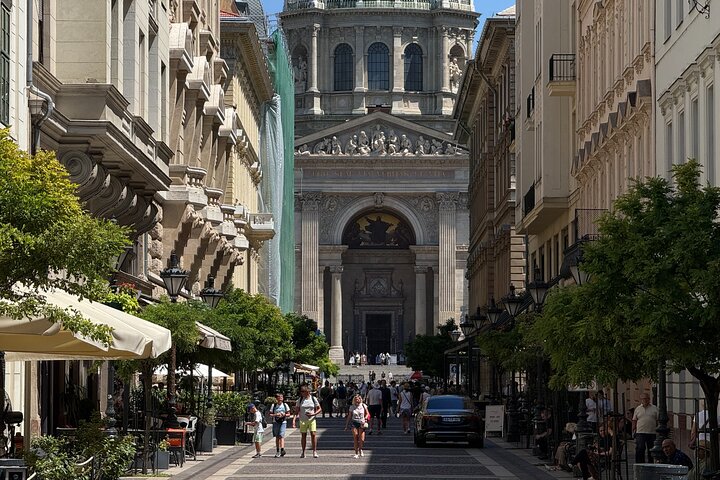 Vienna Budapest Bratislava w/ English-speaking Driver/Local Host