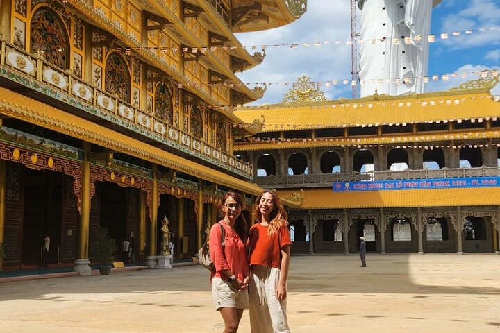 WAR TOUR to MY LAI MASSACRE & KY ANH TUNNELS & GOLDEN PAGODA