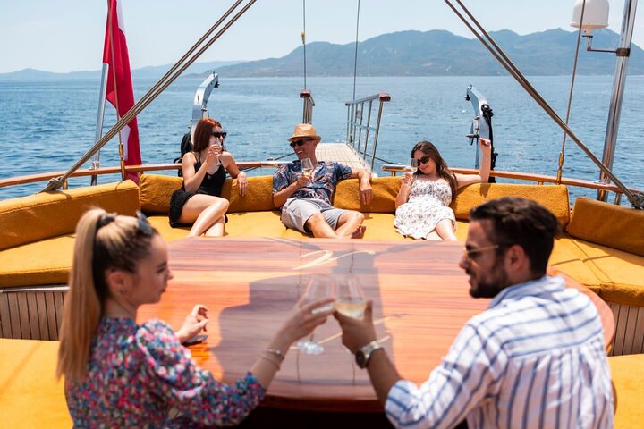 Athens cruise: Agistri, Moni/Metopi, Aegina with lunch & drinks
