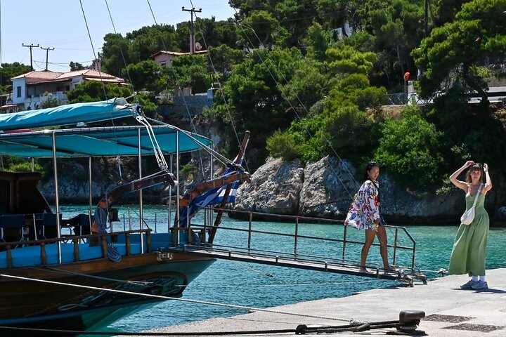 Athens cruise: Agistri, Moni/Metopi, Aegina with lunch & drinks