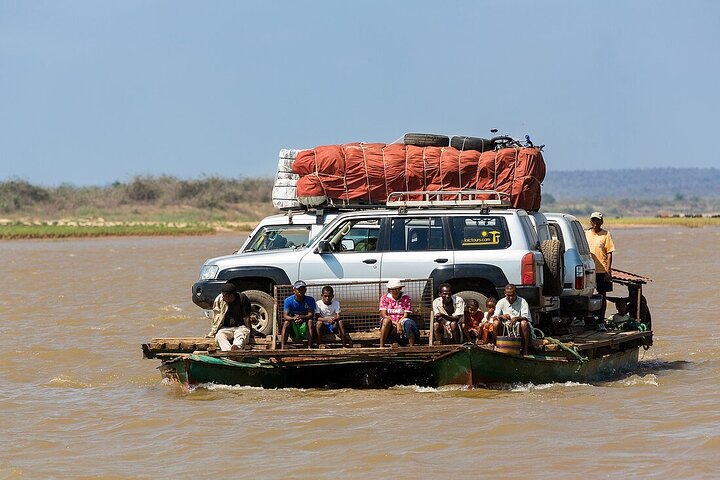 7 Days from Morondava: Tsingy, Baobabs, Lemurs & Belo/sea