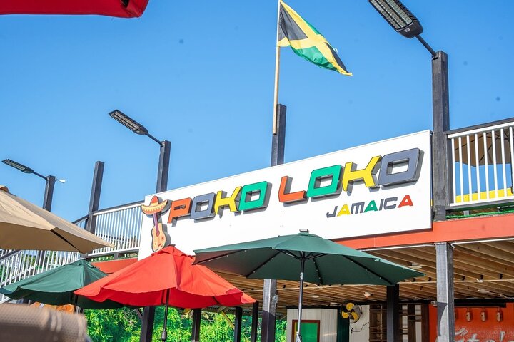 Poko Loko Floating Bar: Island Chill