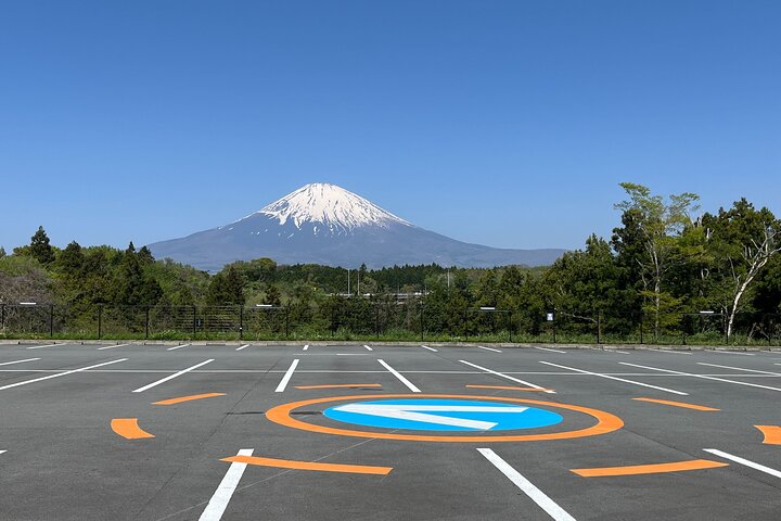 Gotemba Outlet : Mt.Fuji Helicopter Scenic Flight (15-min)