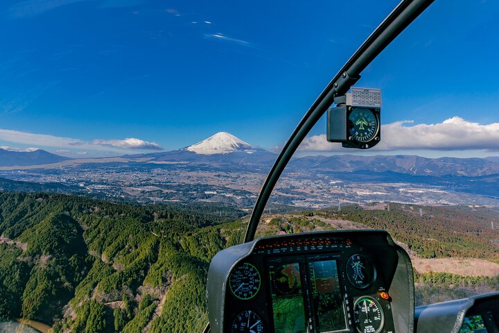Gotemba Outlet : Mt.Fuji Helicopter Scenic Flight (15-min)