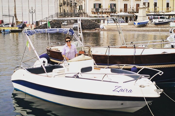Lipari Private Boat Tour from Lipari, Salina Optional 4/8h