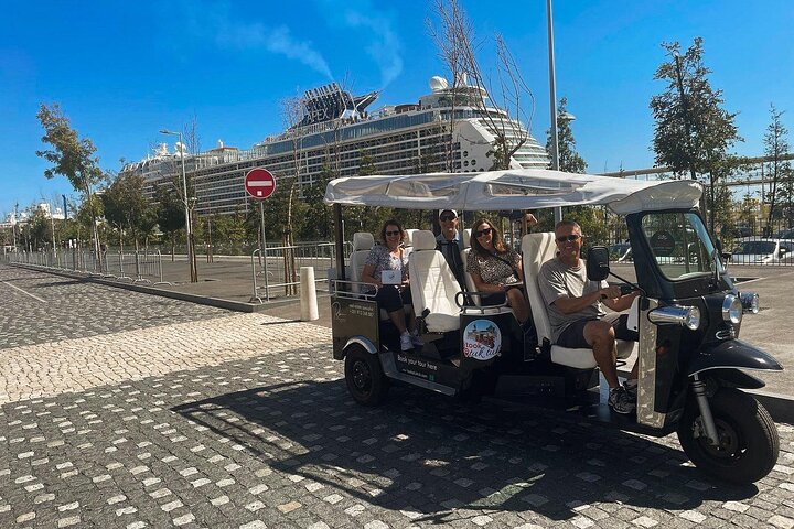 True 4Hour Private Tuk Tuk Tour: Discover Lisbon with a Local!