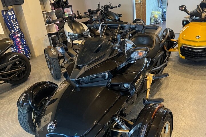 Scenic Tropical Motorcycle Tour