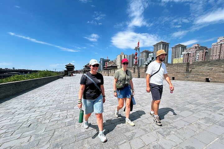 Xi'an: Exclusive Terracotta Army Tour & Local Family Lunch