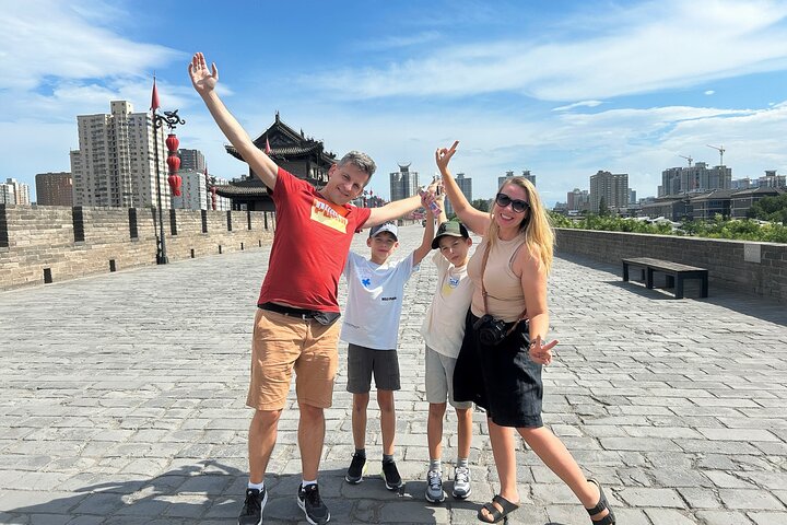 Xi'an: Exclusive Terracotta Army Tour & Local Family Lunch